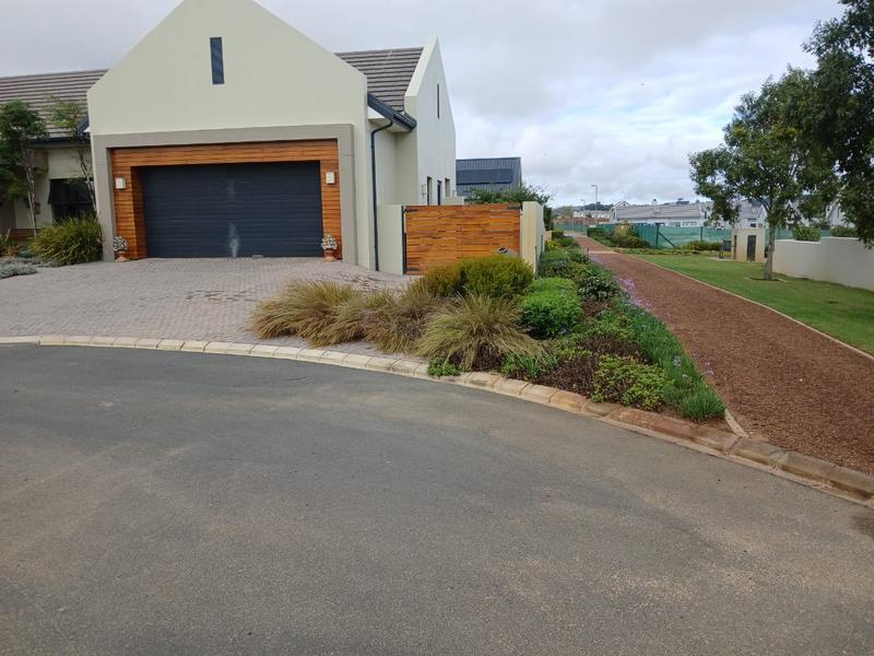 4 Bedroom Property for Sale in Graanendal Western Cape
